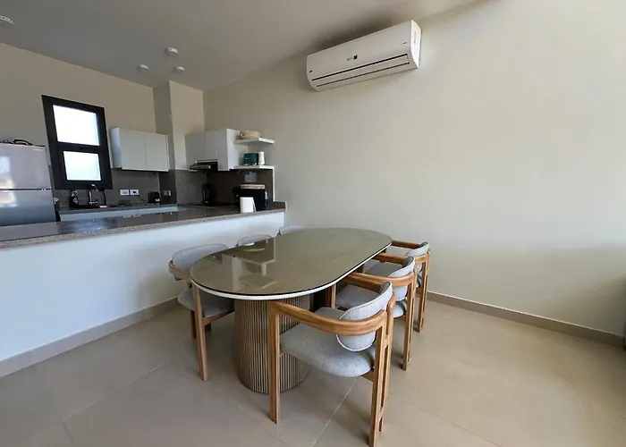 Shedwan 3 Bed And Nanny Townhouse Villa *