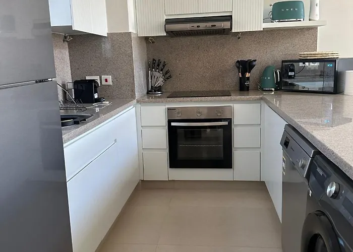 Shedwan 3 Bed And Nanny Townhouse Villa *
